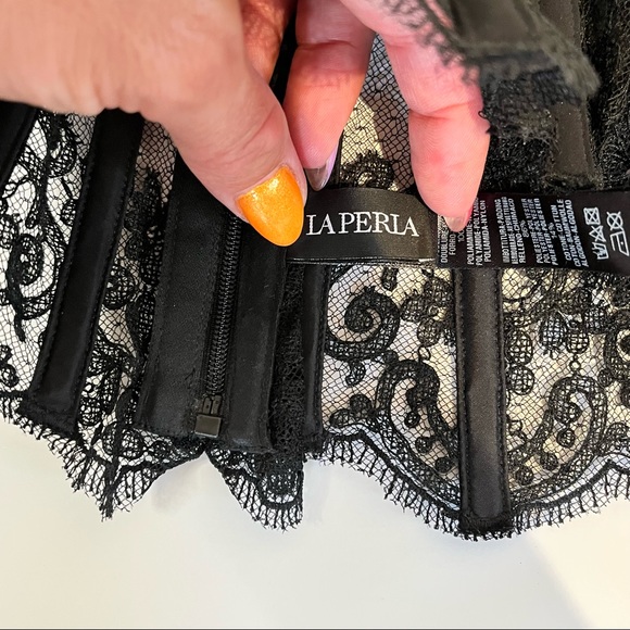 La Perla NWT black satin and lace corset - Picture 5 of 9
